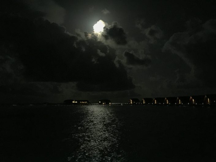 Maldives, Makunufushi - Cocoa Island night